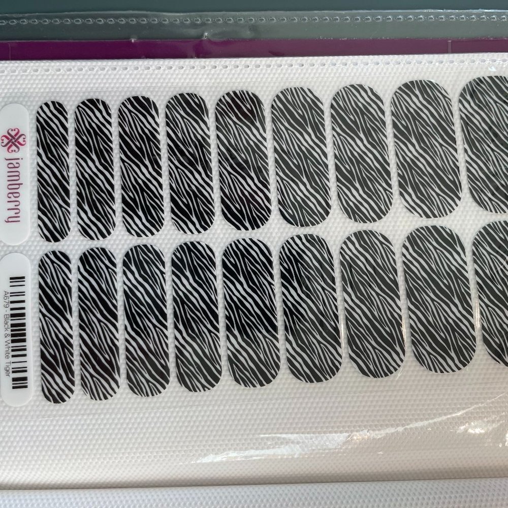 Jamberry Full Sheet Black & White Tiger